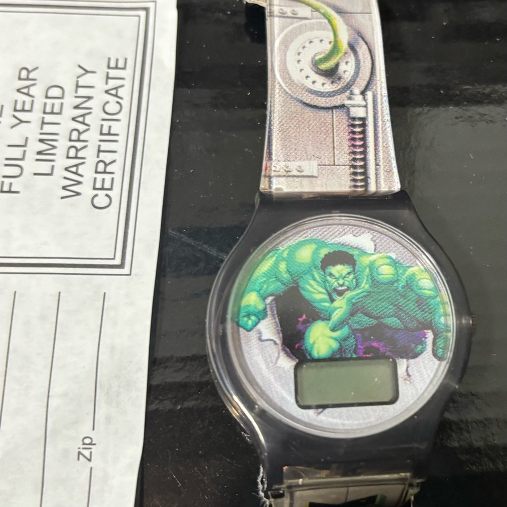 New! Vintage Marvel Incredible Hulk Watch and Lunchbox - Picture 3 of 3